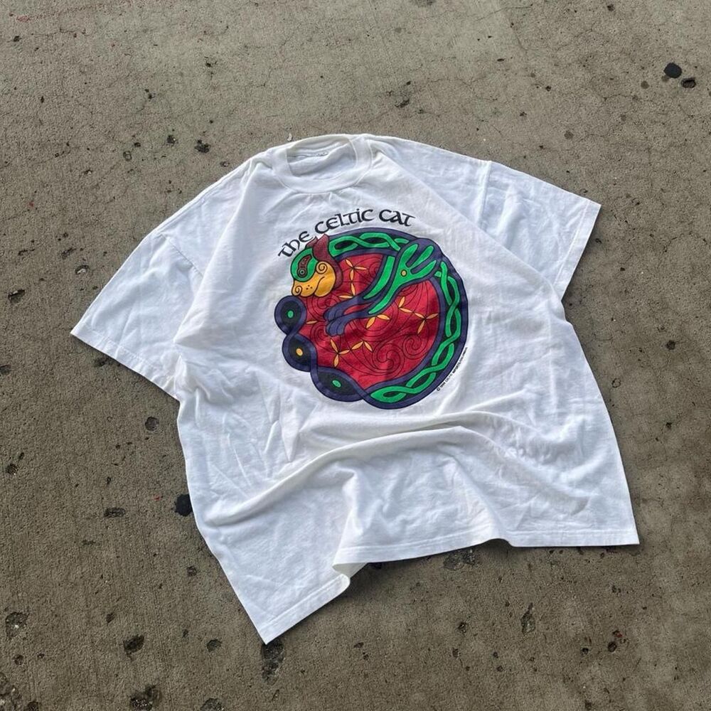 Vintage 1996 Celtic Cat Streetwear Y2K Graphic Tee Shirt